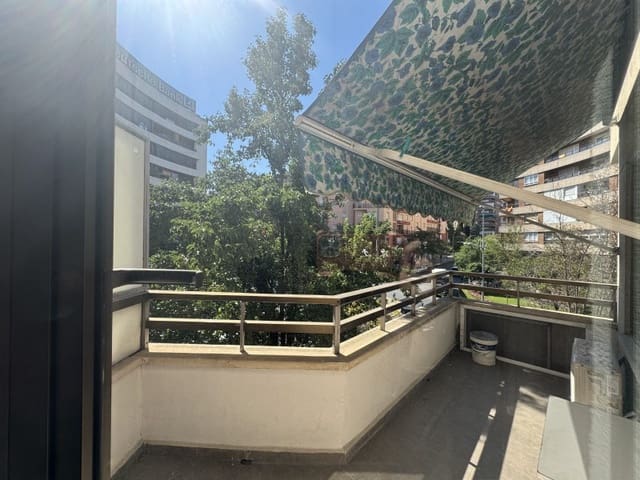 4 sovrum Lägenhet att hyra i Santa Marina, Badajoz stad - 1 000 € (Ref: 9964967)