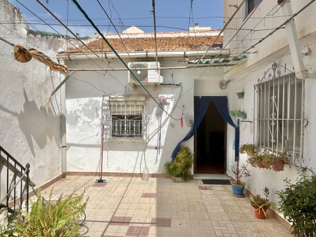 Pareado de 4 habitaciones en Camino de Antequera, Málaga ciudad en venta con garaje - 385.000 € (Ref: 10001024)