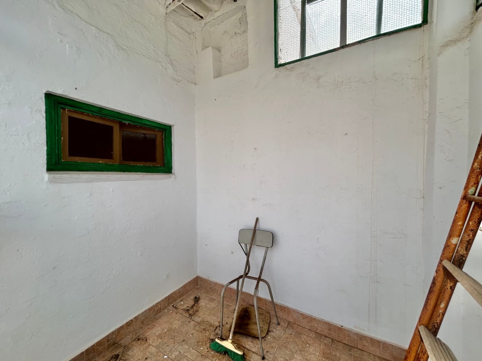 Pareado de 4 habitaciones en Málaga ciudad en venta con garaje - 385.000 € (Ref: 10001024)