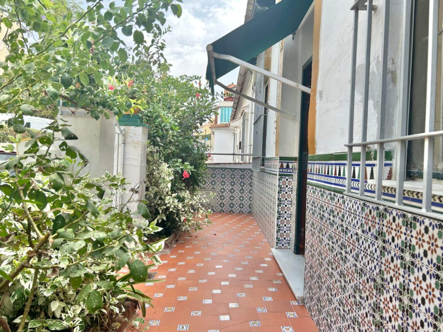 Pareado de 4 habitaciones en Málaga ciudad en venta con garaje - 385.000 € (Ref: 10001024)