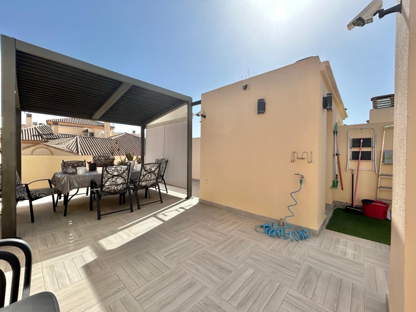 4 bedroom Penthouse for sale in Malaga city with garage - € 415,000 (Ref: 10014316)