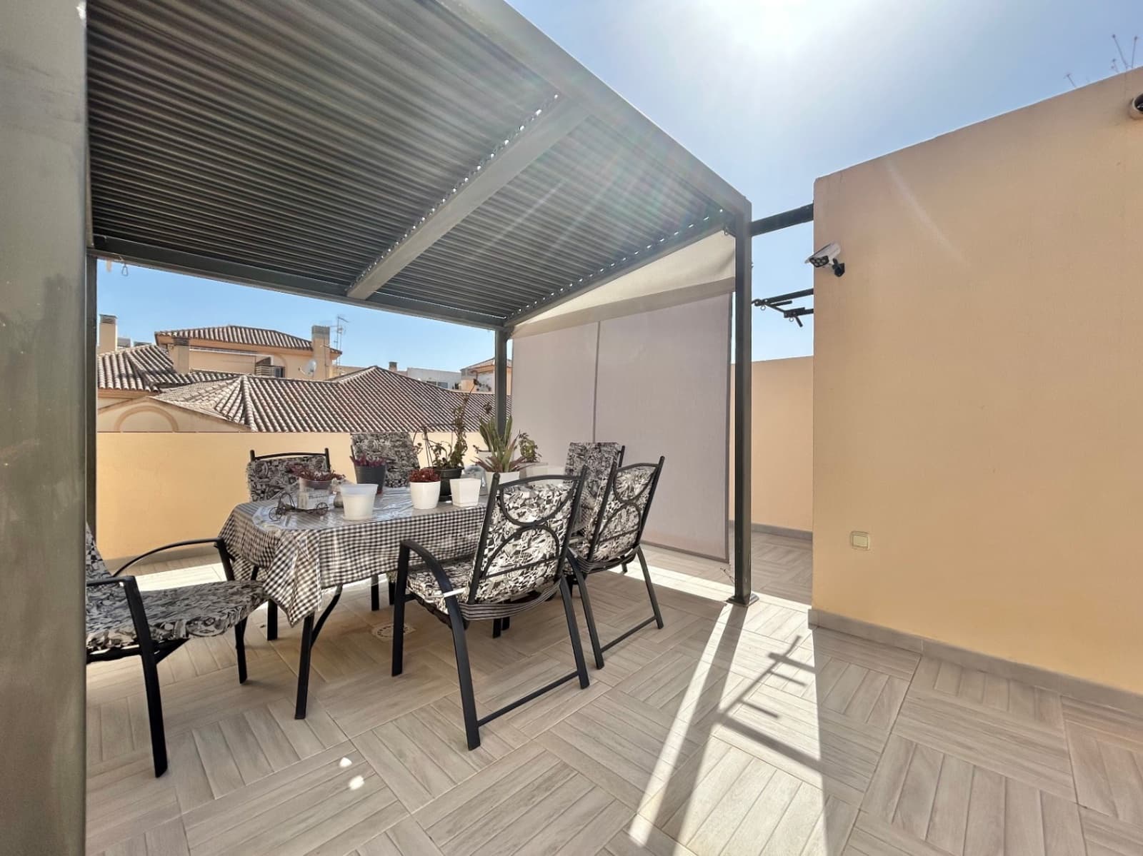 4 bedroom Penthouse for sale in Malaga city with garage - € 415,000 (Ref: 10014316)