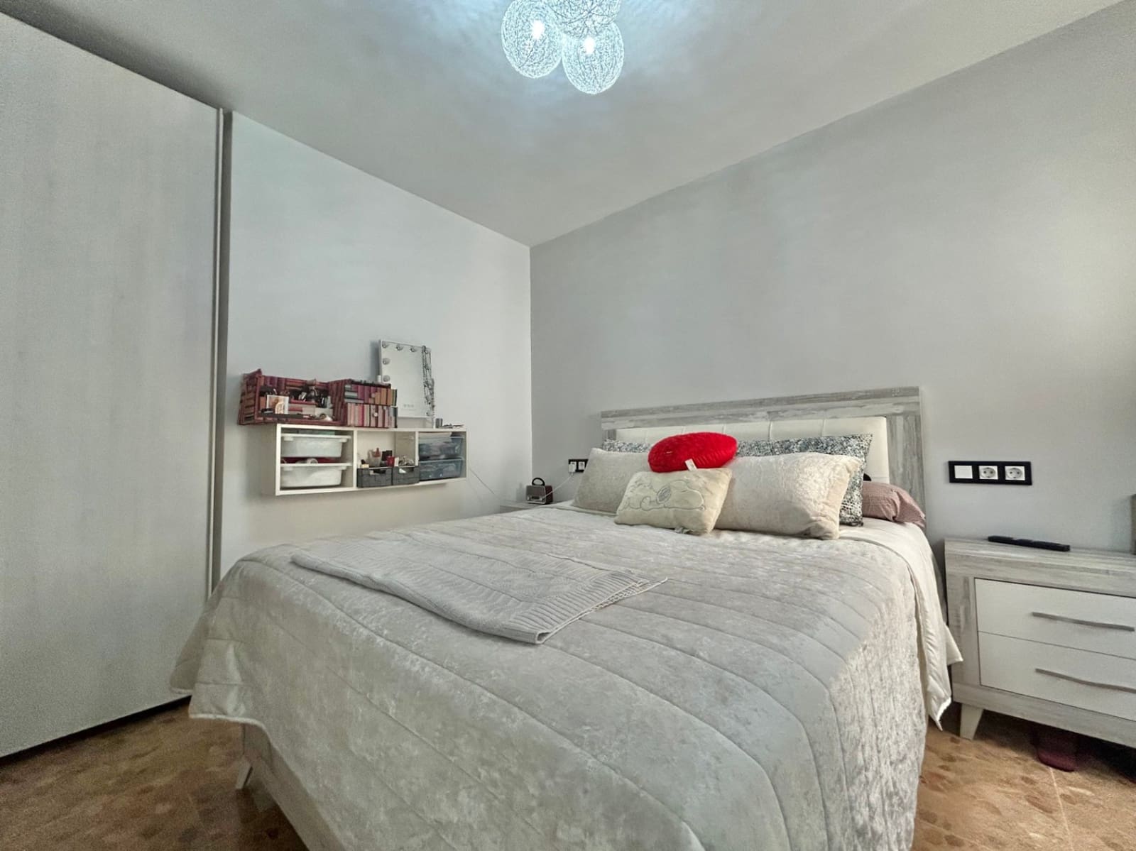 4 bedroom Penthouse for sale in Malaga city with garage - € 415,000 (Ref: 10014316)