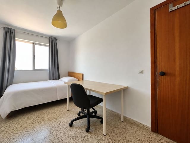 5 makuuhuone Huoneisto myytävänä paikassa Centro Historico, Málaga kaupunki - 400 000 € (Ref: 10034586)