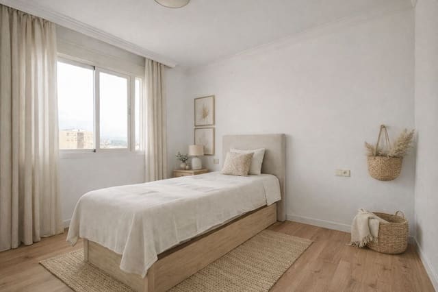 3 soveværelse Penthouse til salg i Jardin de la Abadia, Málaga by - € 364.000 (Ref: 10044036)