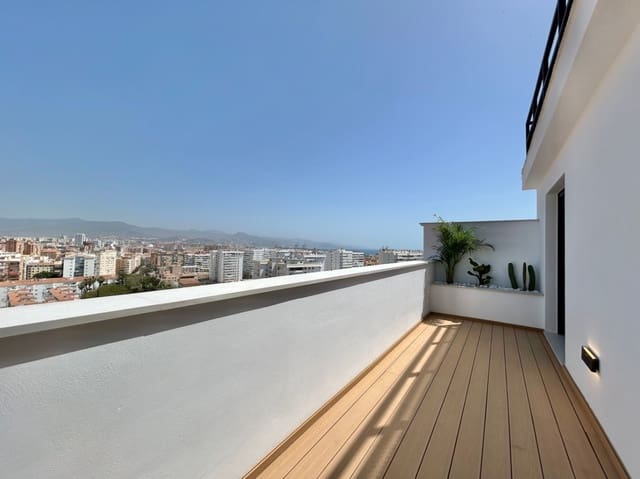 2 soveværelse Penthouse til salg i Santa Paula, Málaga by - € 618.000 (Ref: 10044037)