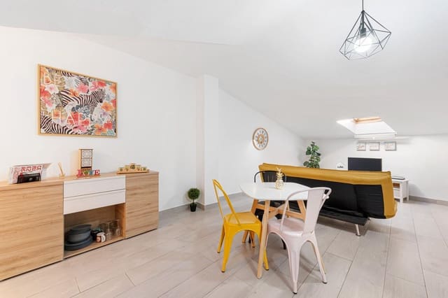 Penthouse til salg i Perchel Norte, Málaga by - € 260.000 (Ref: 10062518)