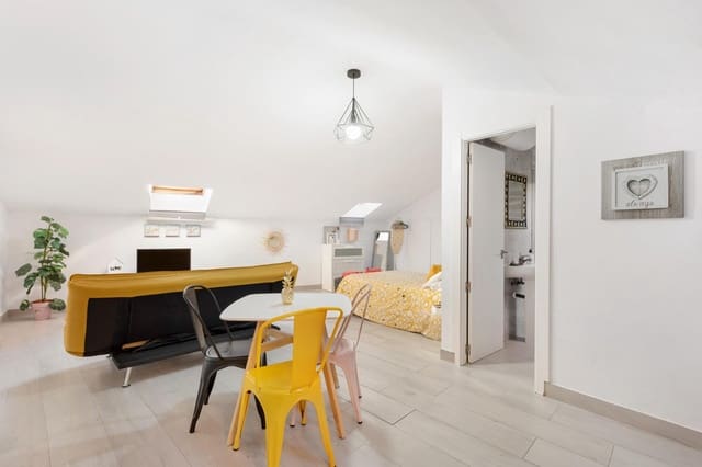 Penthouse til salg i Perchel Norte, Málaga by - € 260.000 (Ref: 10062518)