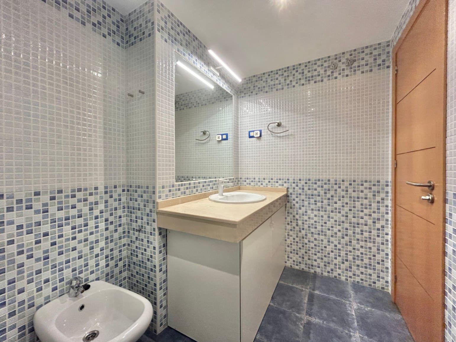 2 soverom Leilighet til salgs i Malaga by med svømmebasseng garasje - € 445 000 (Ref: 10084953)