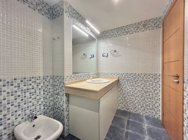 2 soverom Leilighet til salgs i Teatinos, Málaga by med svømmebasseng garasje - € 445 000 (Ref: 10084953)