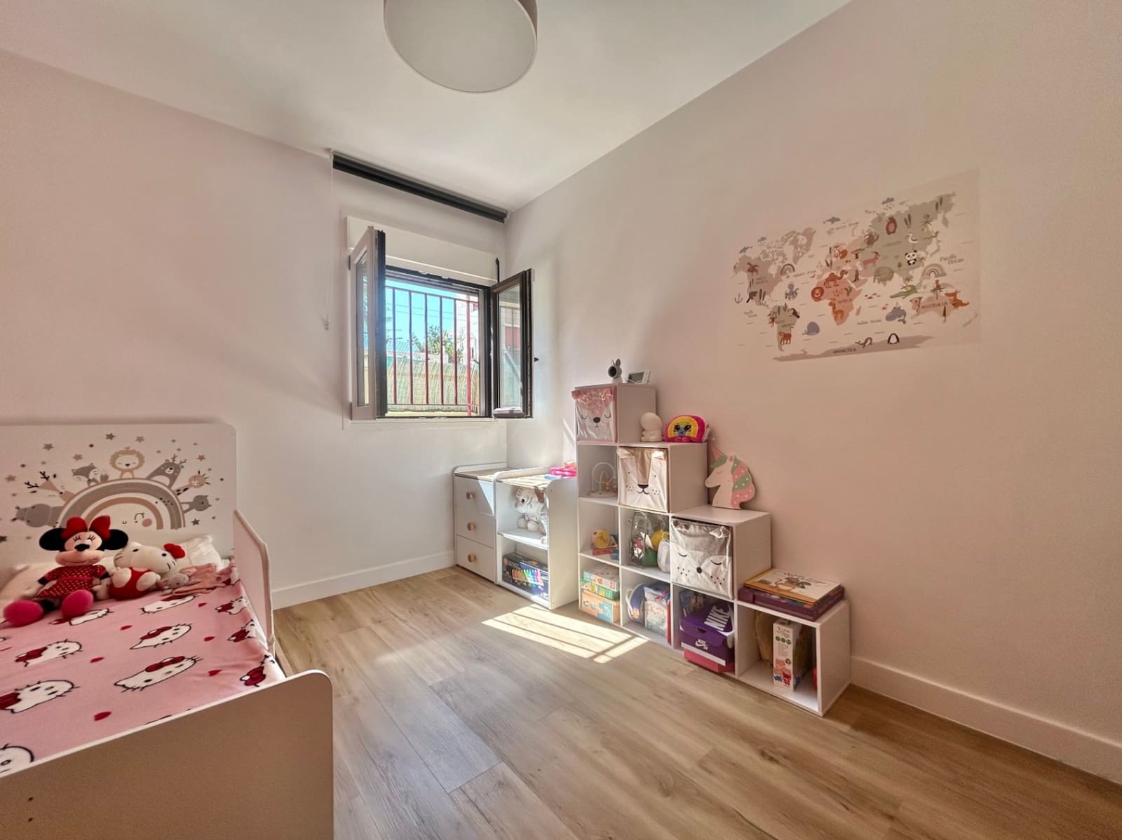 2 soverom Leilighet til salgs i Malaga by med svømmebasseng garasje - € 445 000 (Ref: 10084953)