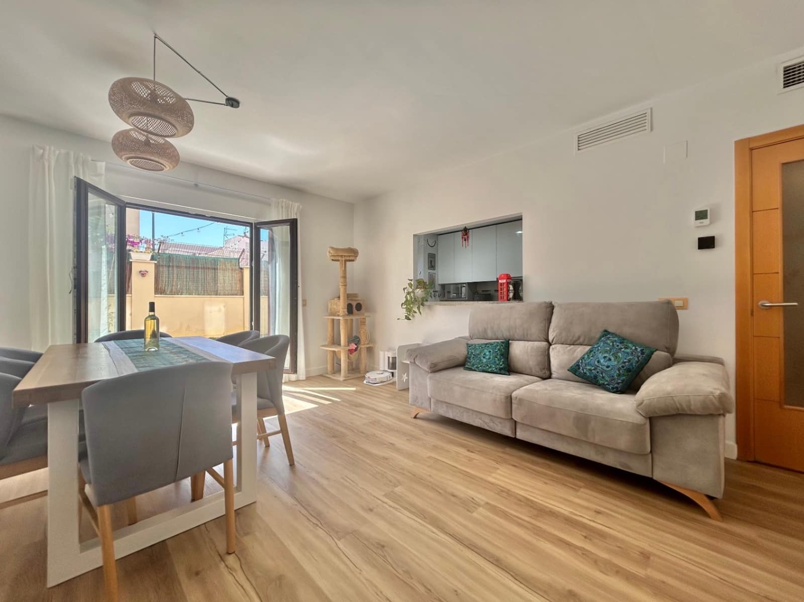 2 soverom Leilighet til salgs i Malaga by med svømmebasseng garasje - € 445 000 (Ref: 10084953)