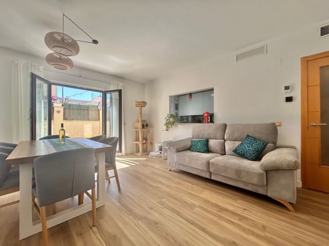 2 soverom Leilighet til salgs i Teatinos, Málaga by med svømmebasseng garasje - € 445 000 (Ref: 10084953)