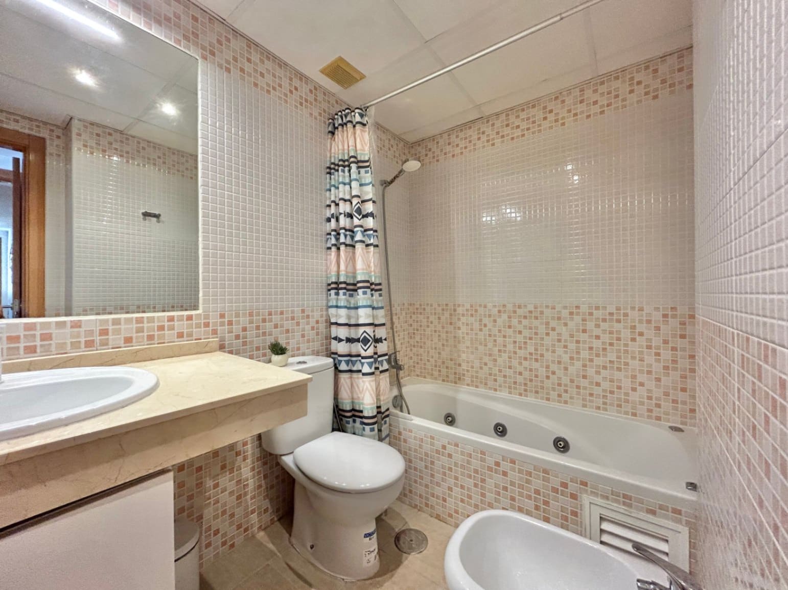2 soverom Leilighet til salgs i Malaga by med svømmebasseng garasje - € 445 000 (Ref: 10084953)