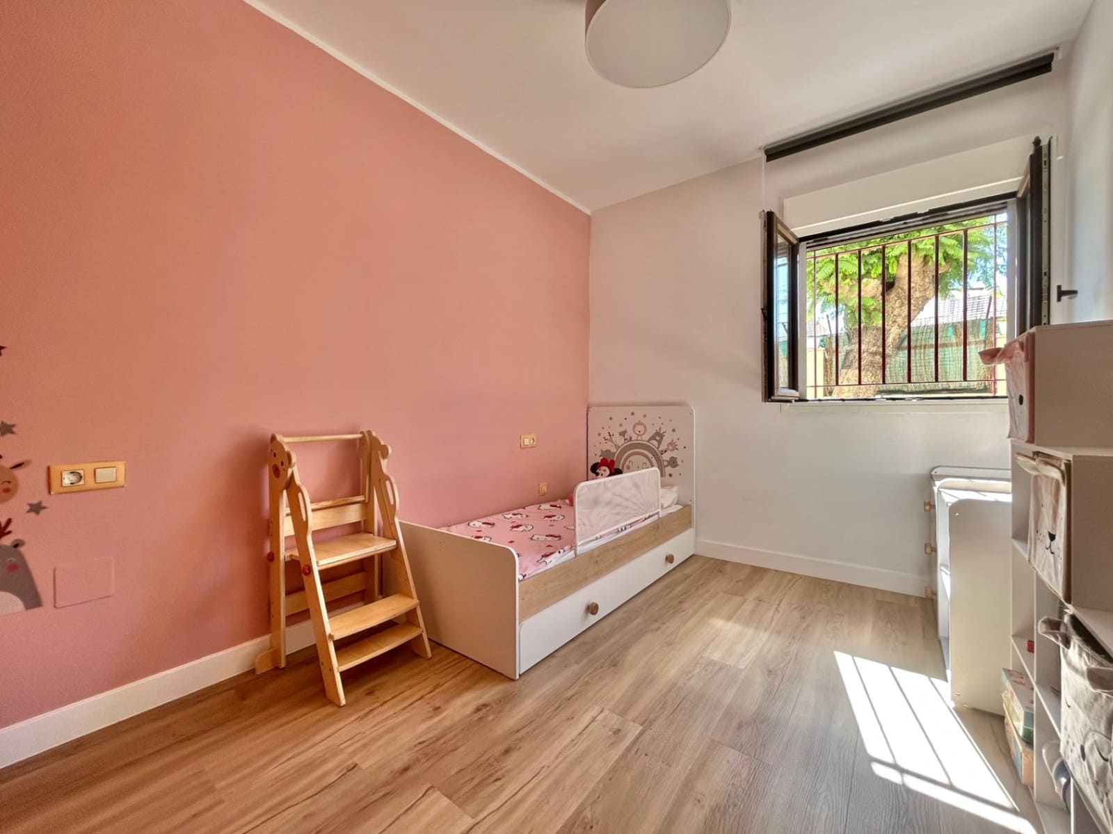 2 soverom Leilighet til salgs i Malaga by med svømmebasseng garasje - € 445 000 (Ref: 10084953)