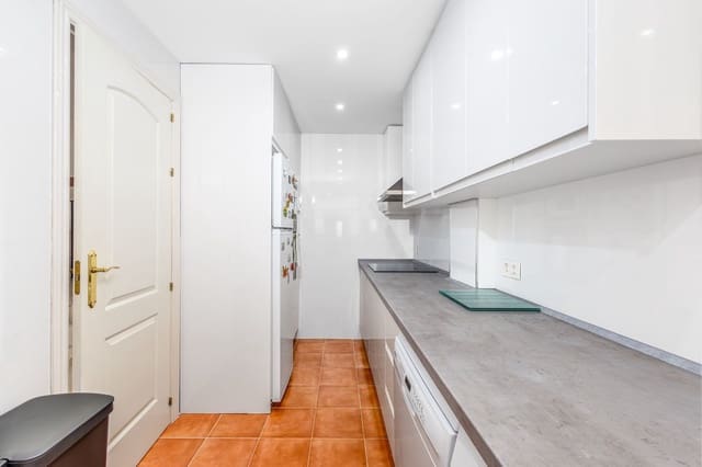 2 makuuhuone Rivitalo myytävänä paikassa Alhaurín el Grande mukana uima-altaan - 349 000 € (Ref: 10084954)