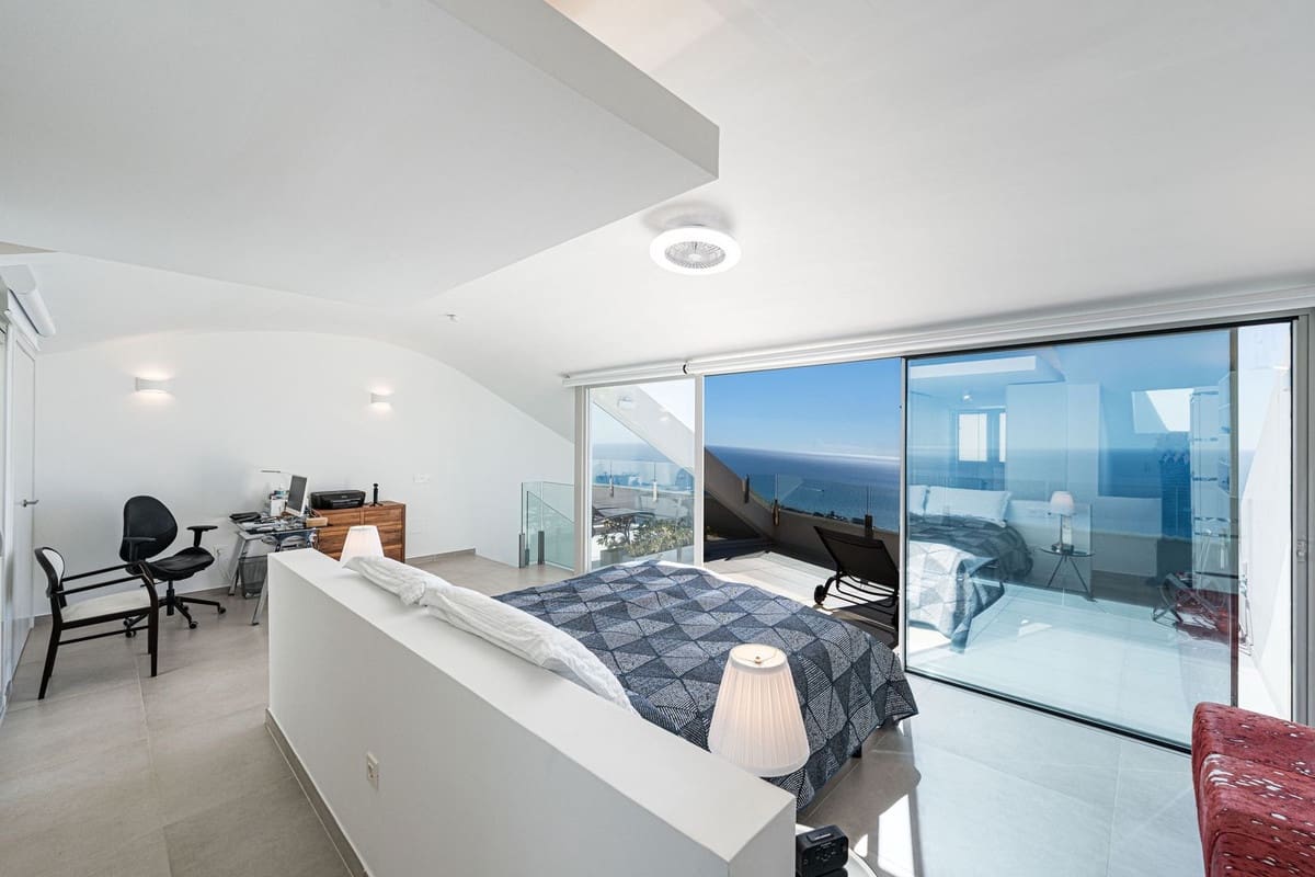 3 sovrum Lägenhet till salu i Benalmadena med pool - 995 000 € (Ref: 10084955)