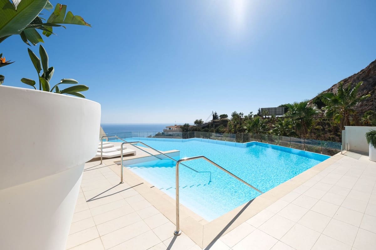 3 sovrum Lägenhet till salu i Benalmadena med pool - 995 000 € (Ref: 10084955)