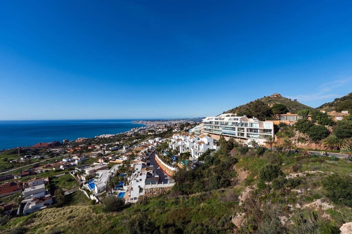 3 sovrum Lägenhet till salu i Benalmadena med pool - 995 000 € (Ref: 10084955)