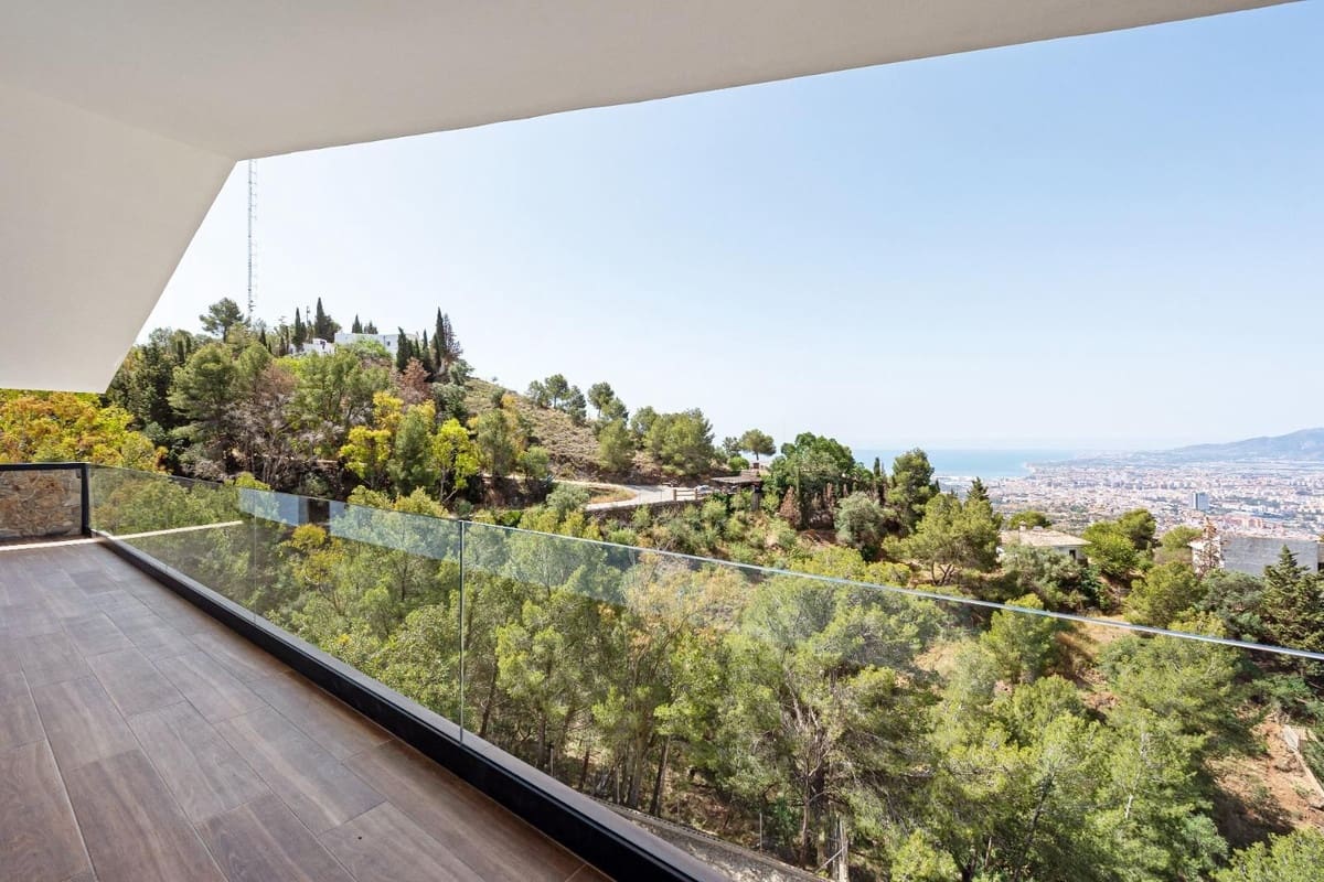 4 quarto Moradia Geminada para venda em Malaga cidade - 750 000 € (Ref: 10084957)