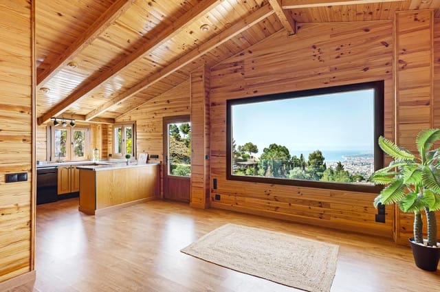 4 slaapkamer Halfvrijstaande villa te koop in Dsmo Dm Este, Málaga stad - € 750.000 (Ref: 10084957)
