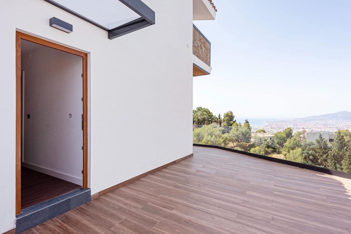 4 quarto Moradia Geminada para venda em Malaga cidade - 750 000 € (Ref: 10084957)