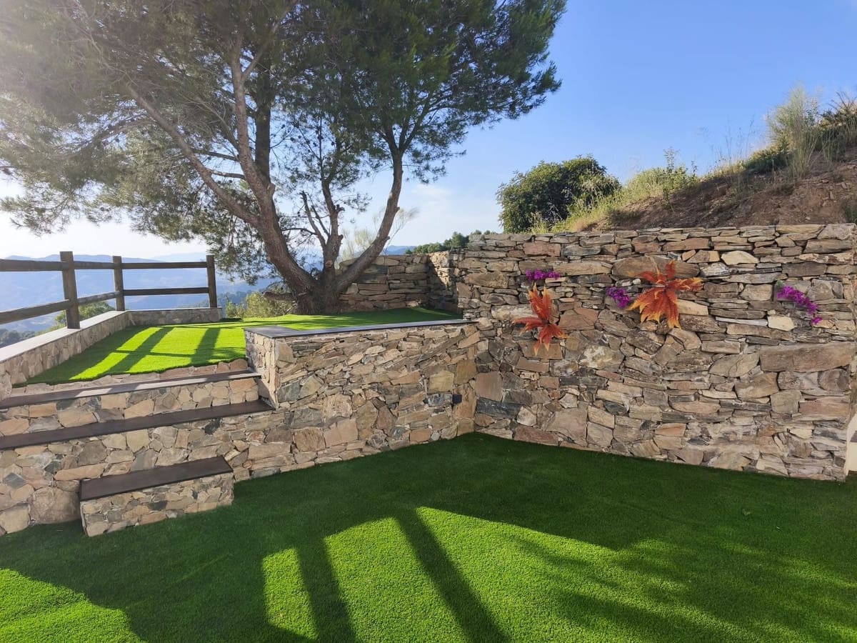 4 quarto Moradia Geminada para venda em Malaga cidade - 750 000 € (Ref: 10084957)