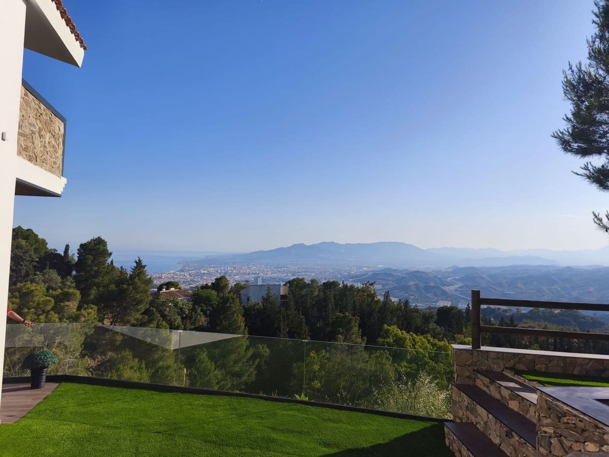4 quarto Moradia Geminada para venda em Malaga cidade - 750 000 € (Ref: 10084957)
