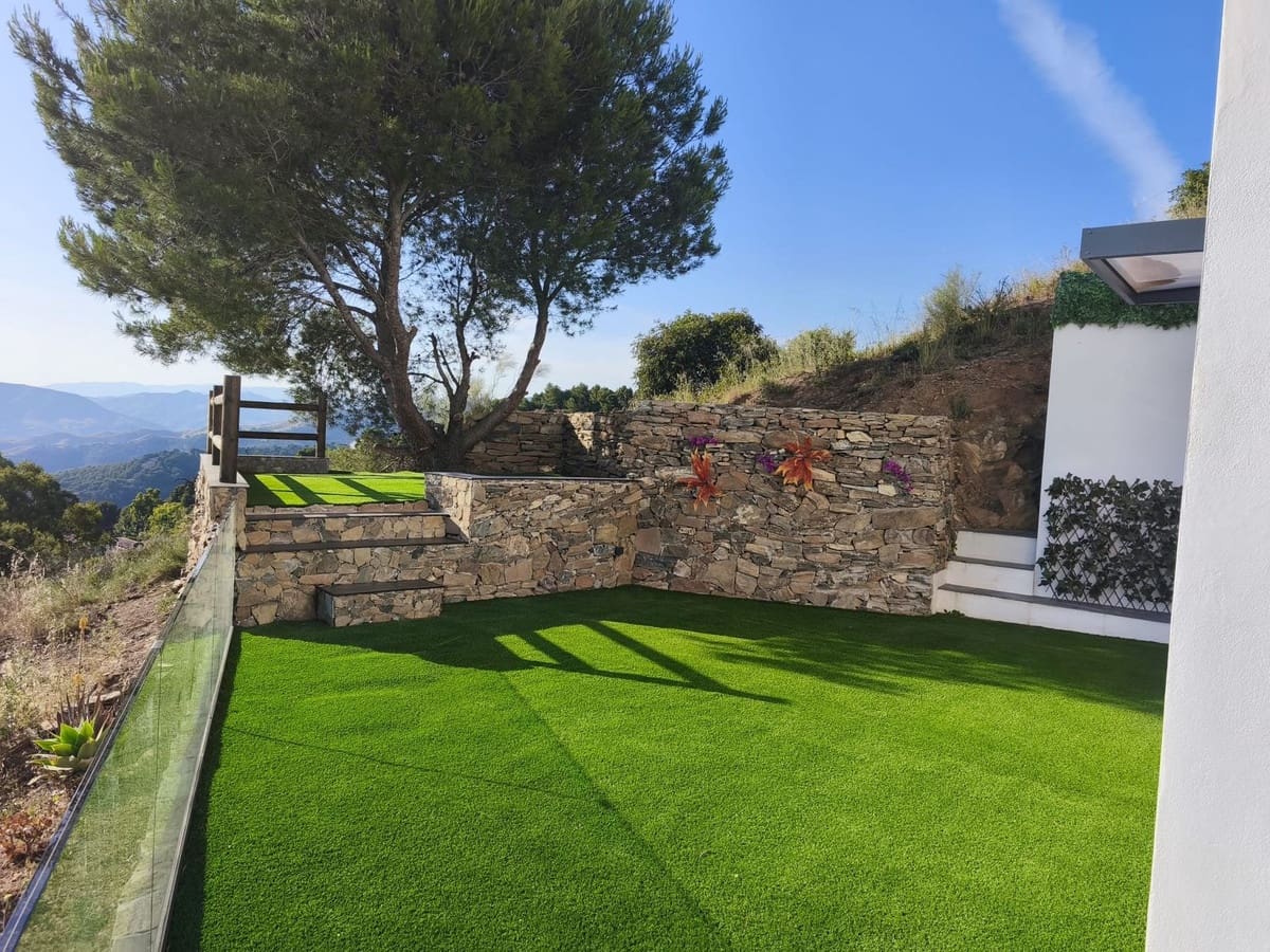4 quarto Moradia Geminada para venda em Malaga cidade - 750 000 € (Ref: 10084957)