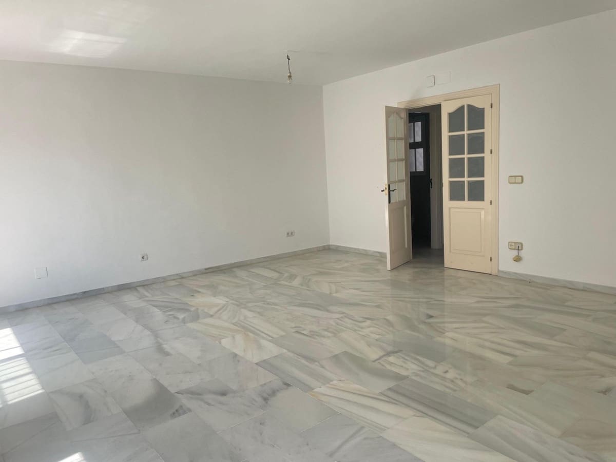 3 soverom Kjedet enebolig til salgs i Benalmadena med svømmebasseng - € 449 000 (Ref: 10084962)
