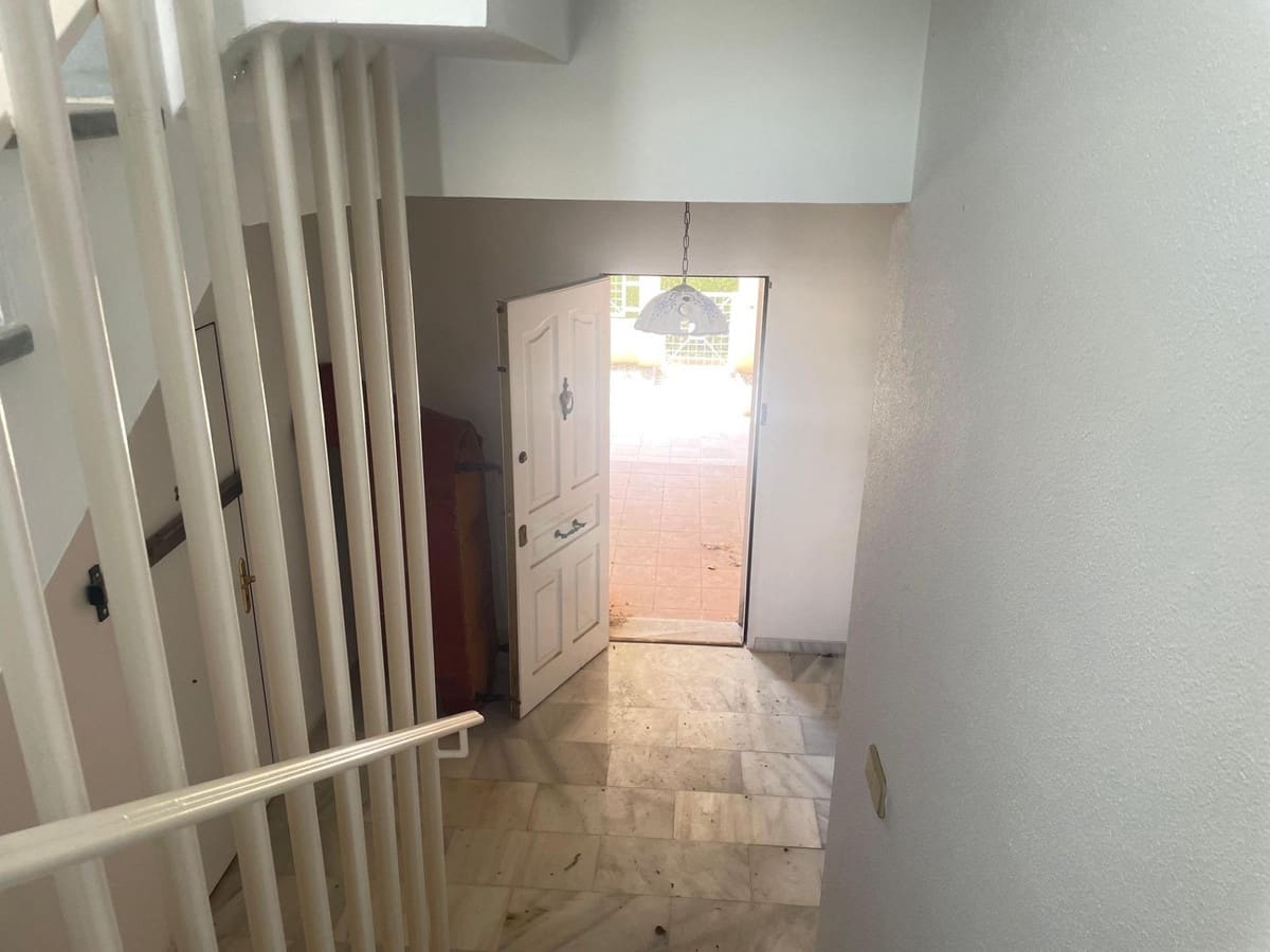 3 soverom Kjedet enebolig til salgs i Benalmadena med svømmebasseng - € 449 000 (Ref: 10084962)