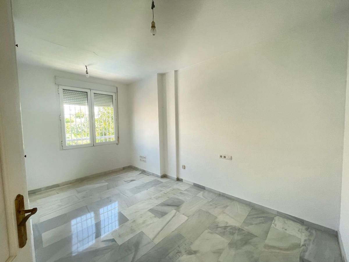 3 soverom Kjedet enebolig til salgs i Benalmadena med svømmebasseng - € 449 000 (Ref: 10084962)