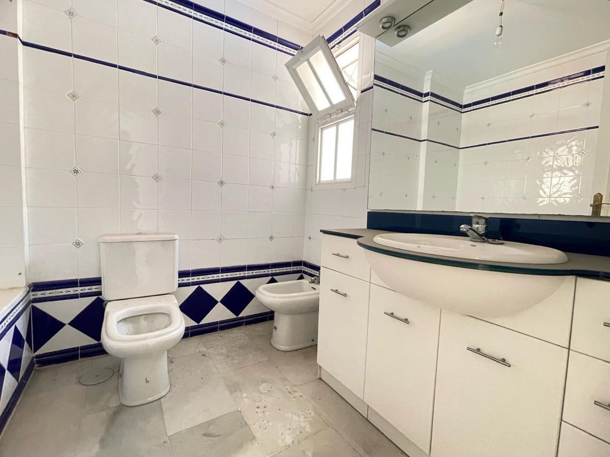 3 soverom Kjedet enebolig til salgs i Benalmadena med svømmebasseng - € 449 000 (Ref: 10084962)