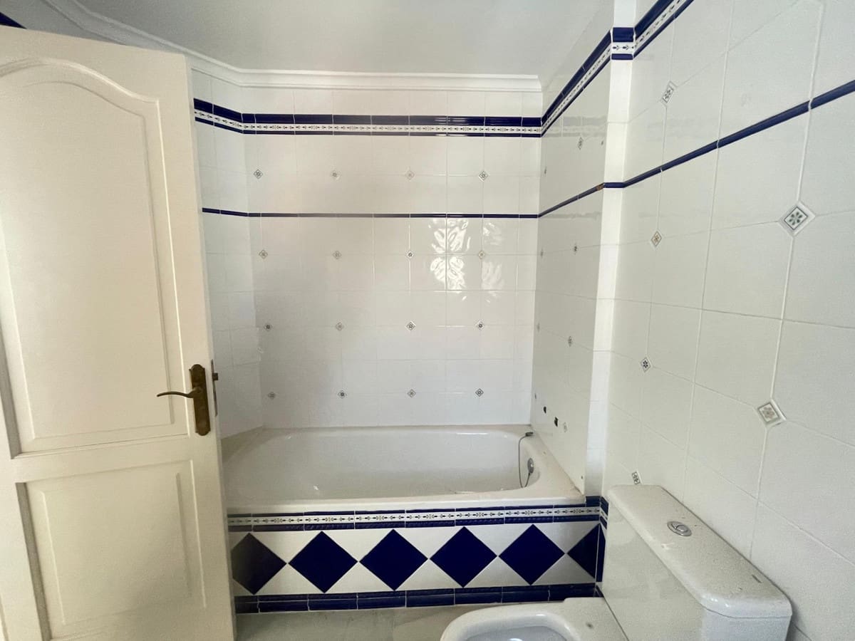 3 soverom Kjedet enebolig til salgs i Benalmadena med svømmebasseng - € 449 000 (Ref: 10084962)