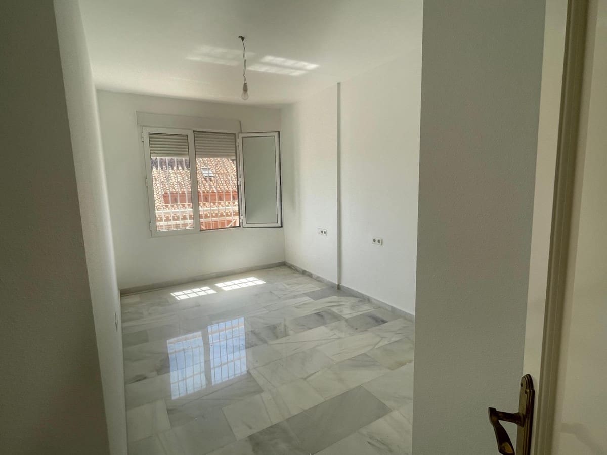 3 soverom Kjedet enebolig til salgs i Benalmadena med svømmebasseng - € 449 000 (Ref: 10084962)