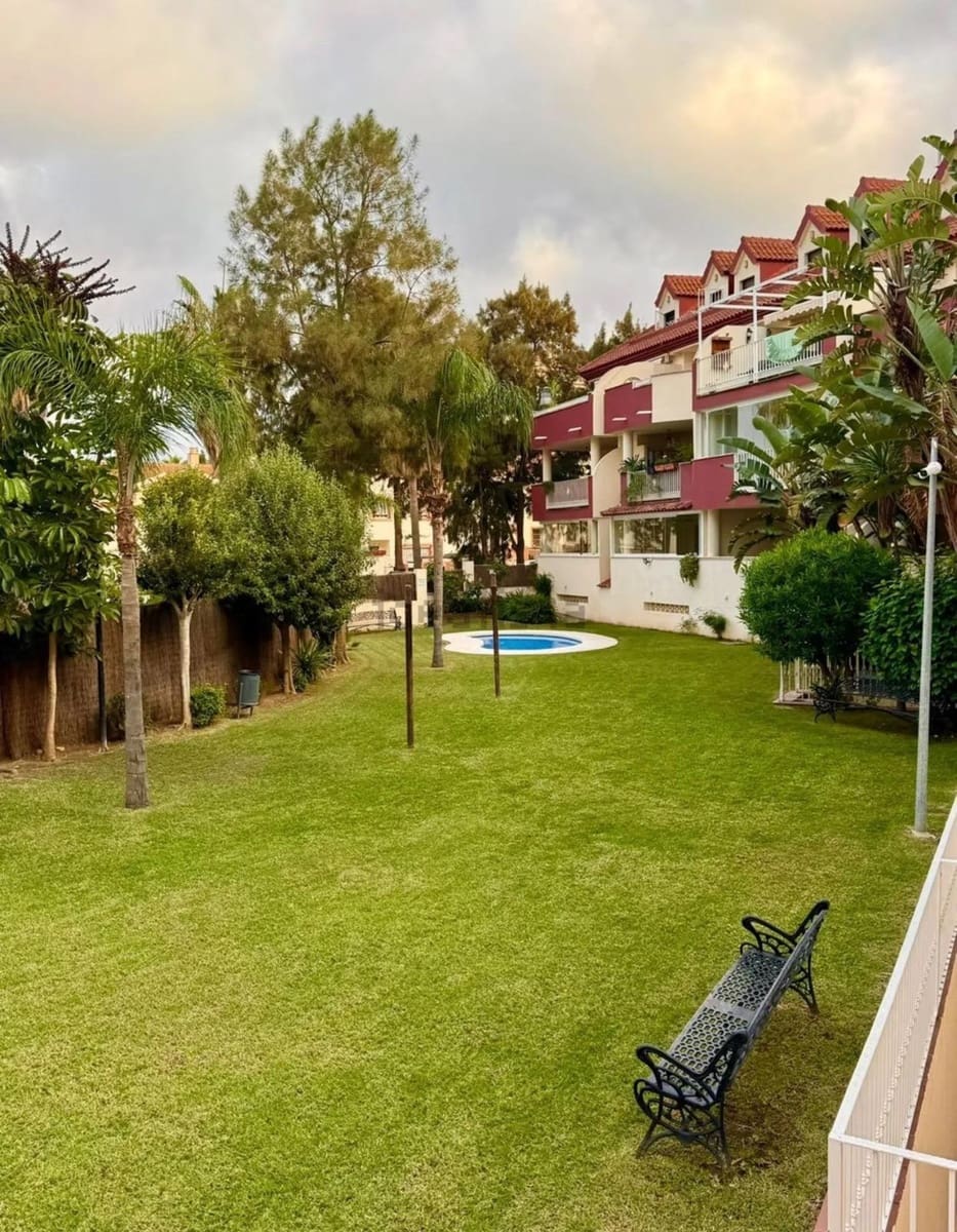 2 soverom Leilighet til salgs i Torrequebrada med svømmebasseng - € 425 000 (Ref: 10084963)
