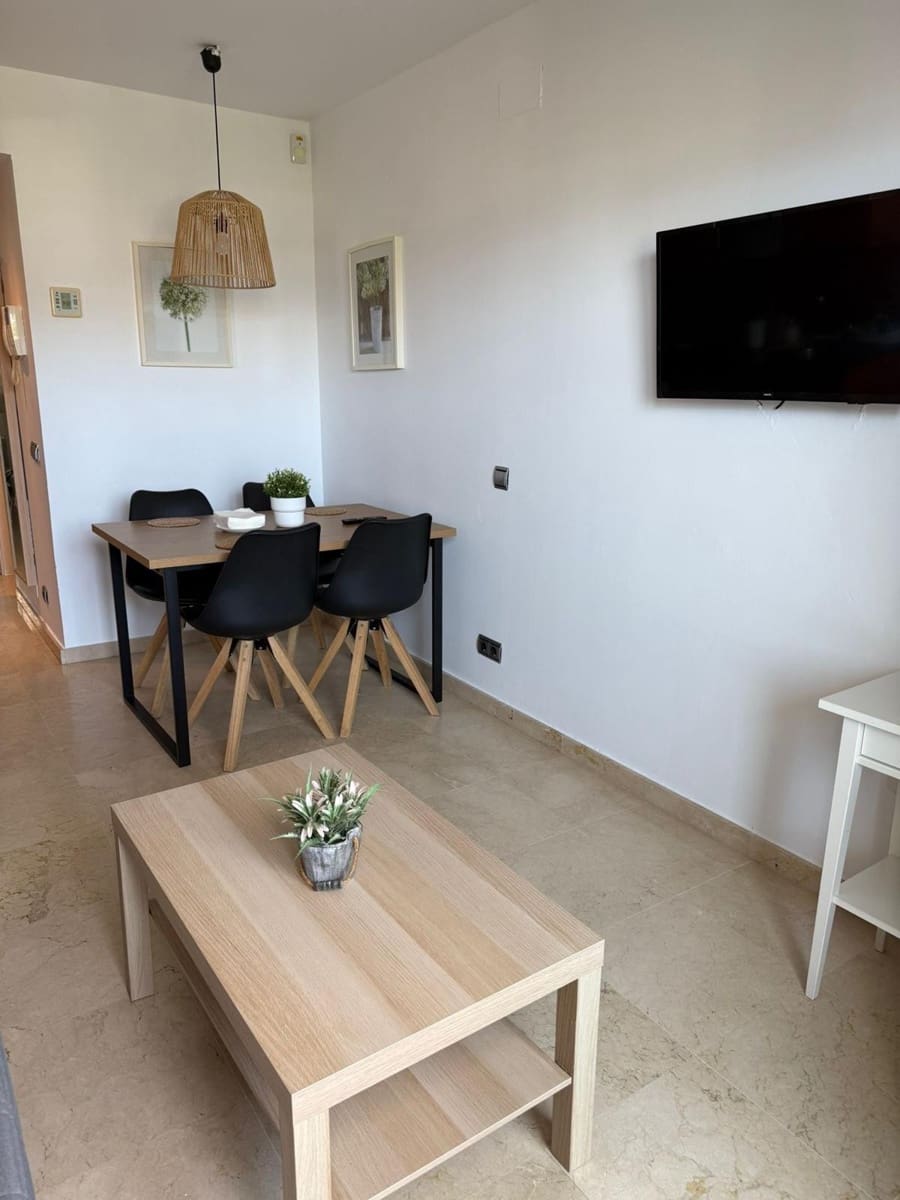 1 bedroom Apartment for sale in Benalmadena with pool - € 319,000 (Ref: 10084965)