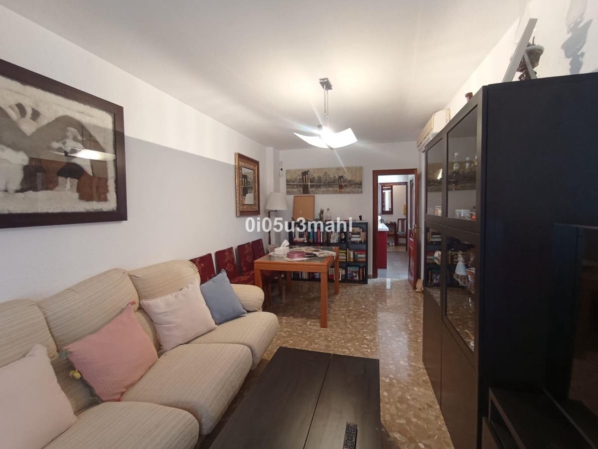 3 makuuhuone Huoneisto myytävänä paikassa Malaga kaupunki - 350 000 € (Ref: 10084968)