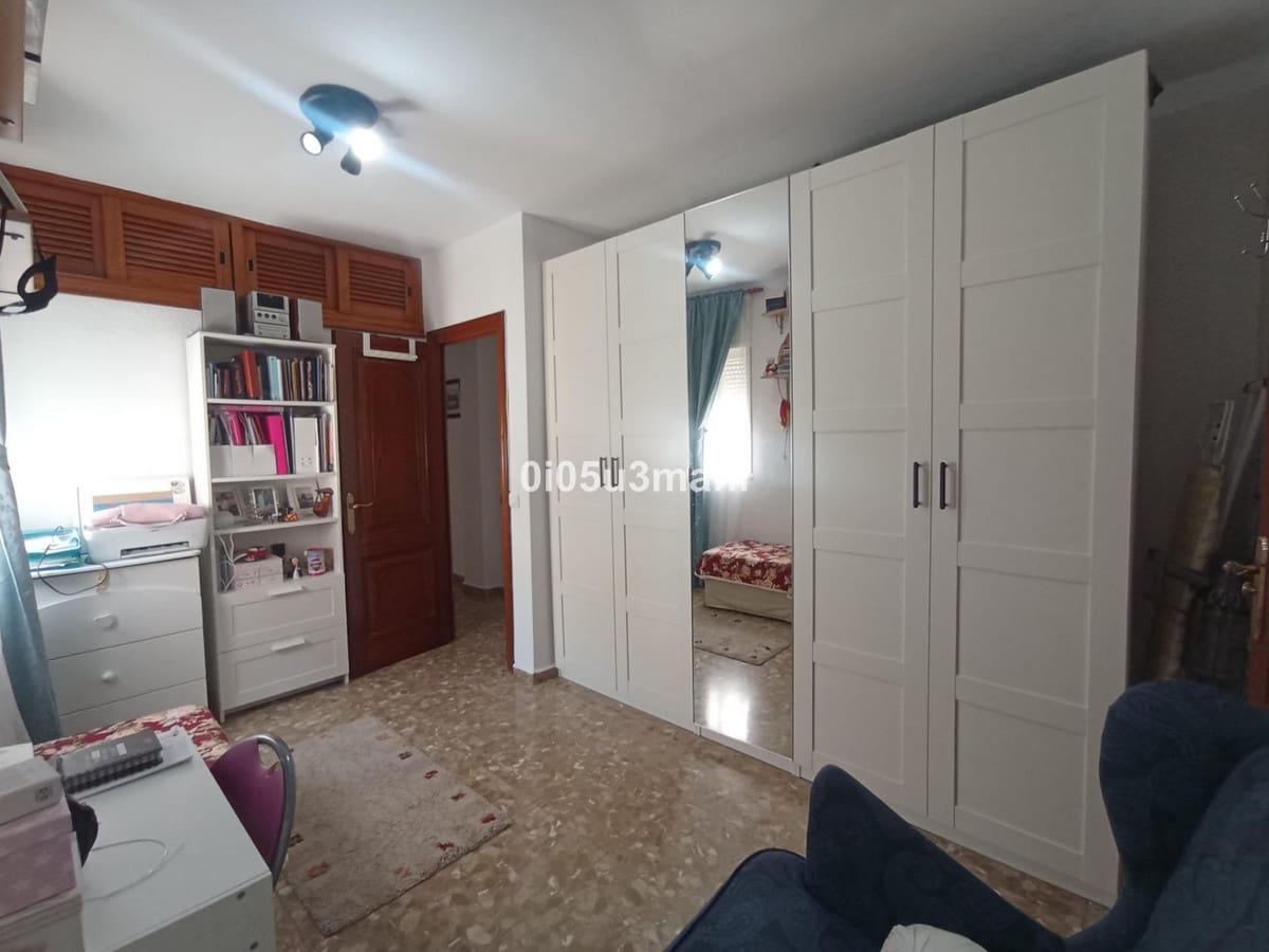 3 makuuhuone Huoneisto myytävänä paikassa Malaga kaupunki - 350 000 € (Ref: 10084968)