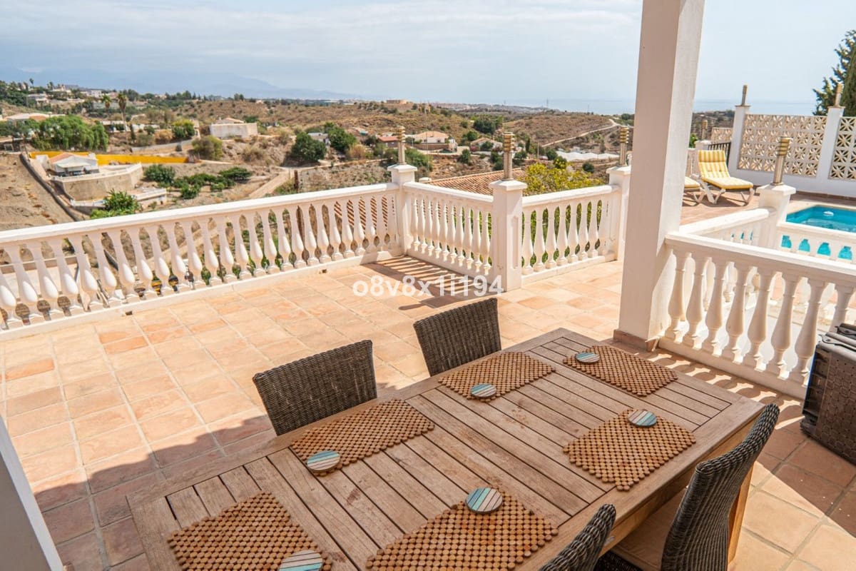 5 sypialnia Dom blizniak na sprzedaż w Velez-Malaga z basenem - 595 000 € (Ref: 10084970)