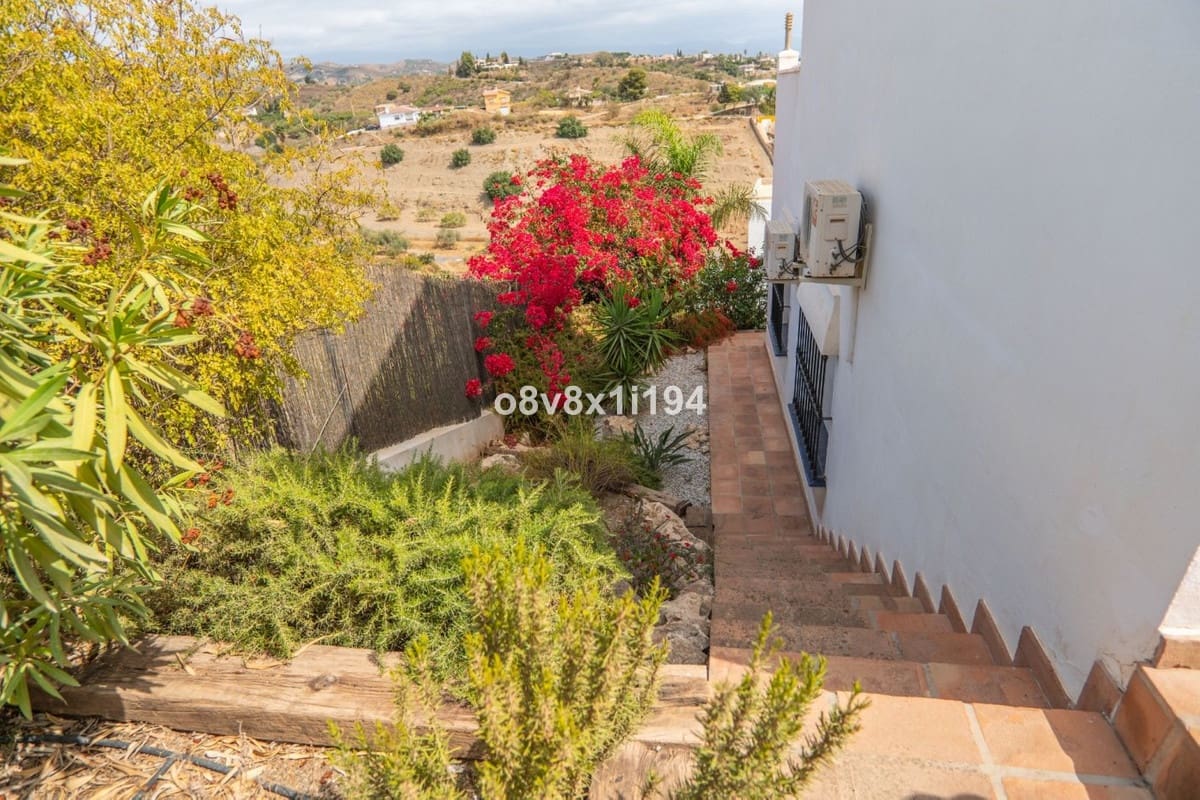 5 sypialnia Dom blizniak na sprzedaż w Velez-Malaga z basenem - 595 000 € (Ref: 10084970)