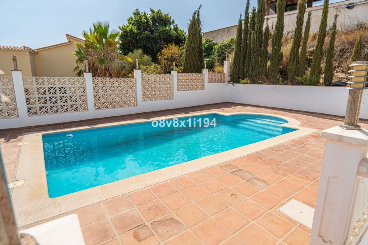 5 sypialnia Dom blizniak na sprzedaż w Velez-Malaga z basenem - 595 000 € (Ref: 10084970)