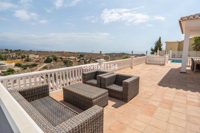 5 makuuhuone Paritalo myytävänä paikassa Vélez-Málaga mukana uima-altaan - 595 000 € (Ref: 10084970)