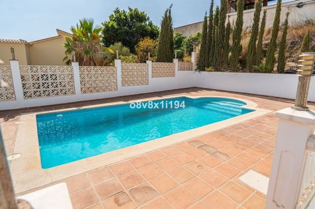 5 makuuhuone Paritalo myytävänä paikassa Vélez-Málaga mukana uima-altaan - 595 000 € (Ref: 10084970)