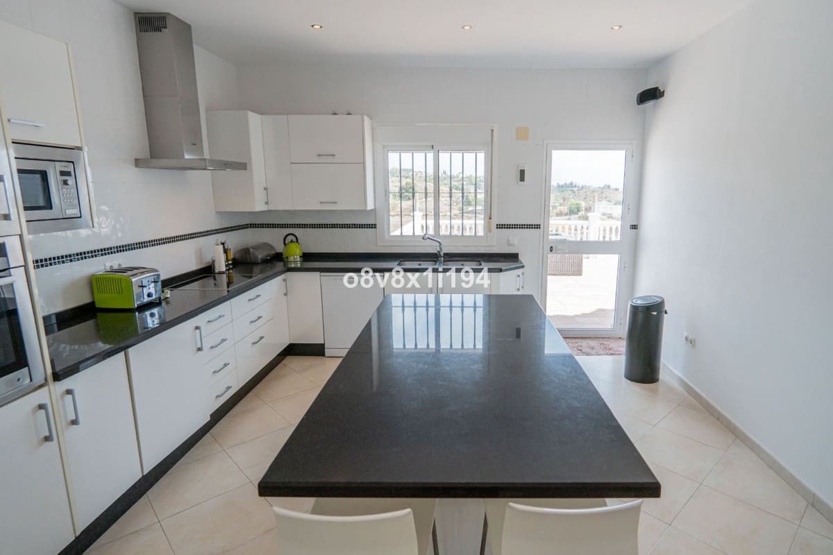 5 sypialnia Dom blizniak na sprzedaż w Velez-Malaga z basenem - 595 000 € (Ref: 10084970)