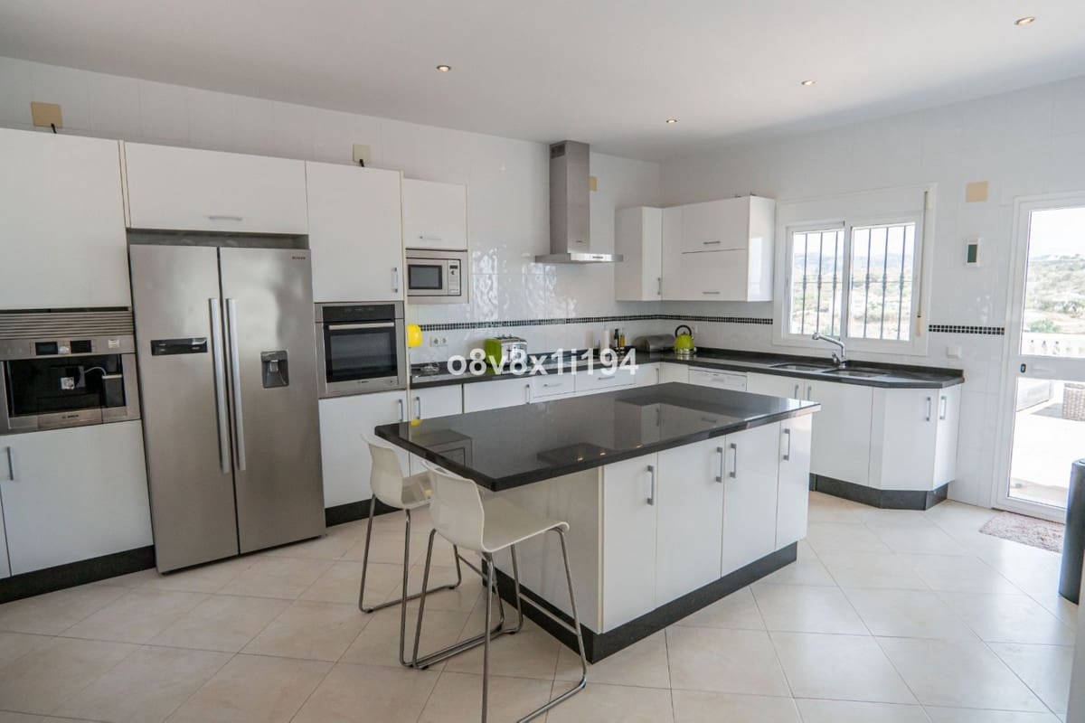 5 sypialnia Dom blizniak na sprzedaż w Velez-Malaga z basenem - 595 000 € (Ref: 10084970)