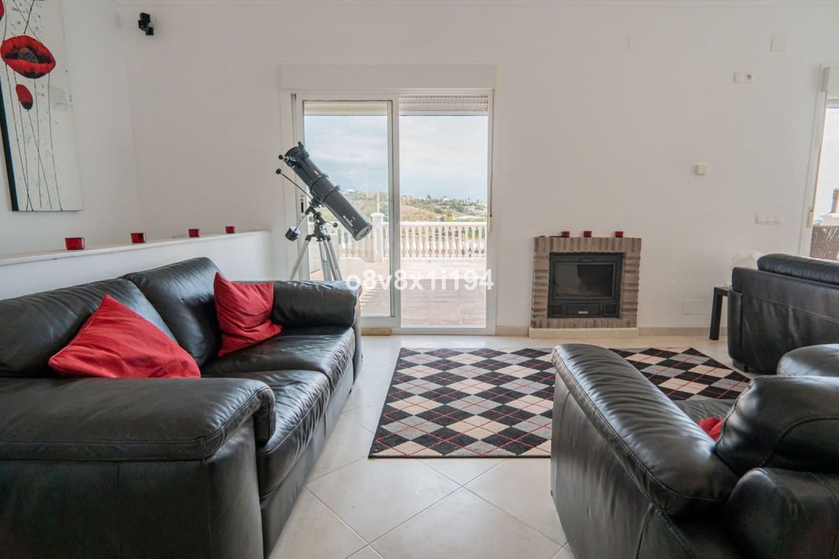 5 sypialnia Dom blizniak na sprzedaż w Velez-Malaga z basenem - 595 000 € (Ref: 10084970)