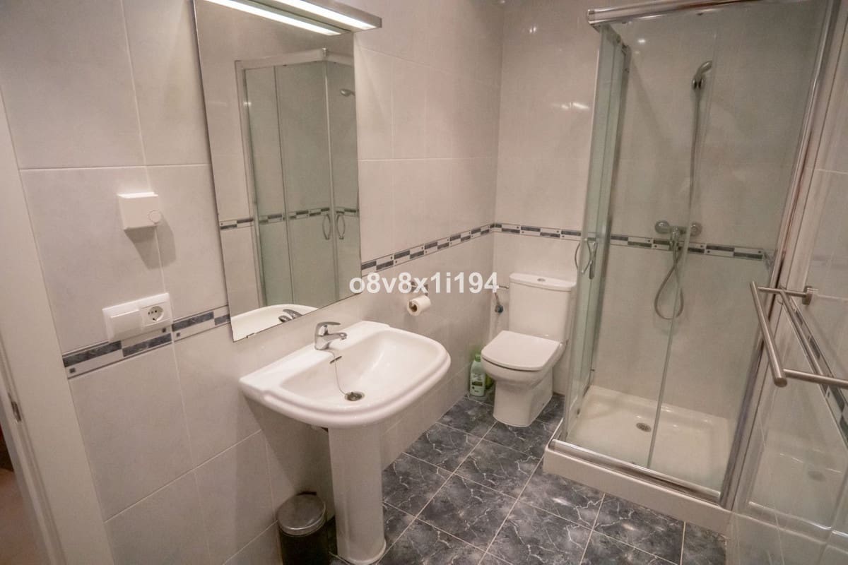 5 sypialnia Dom blizniak na sprzedaż w Velez-Malaga z basenem - 595 000 € (Ref: 10084970)