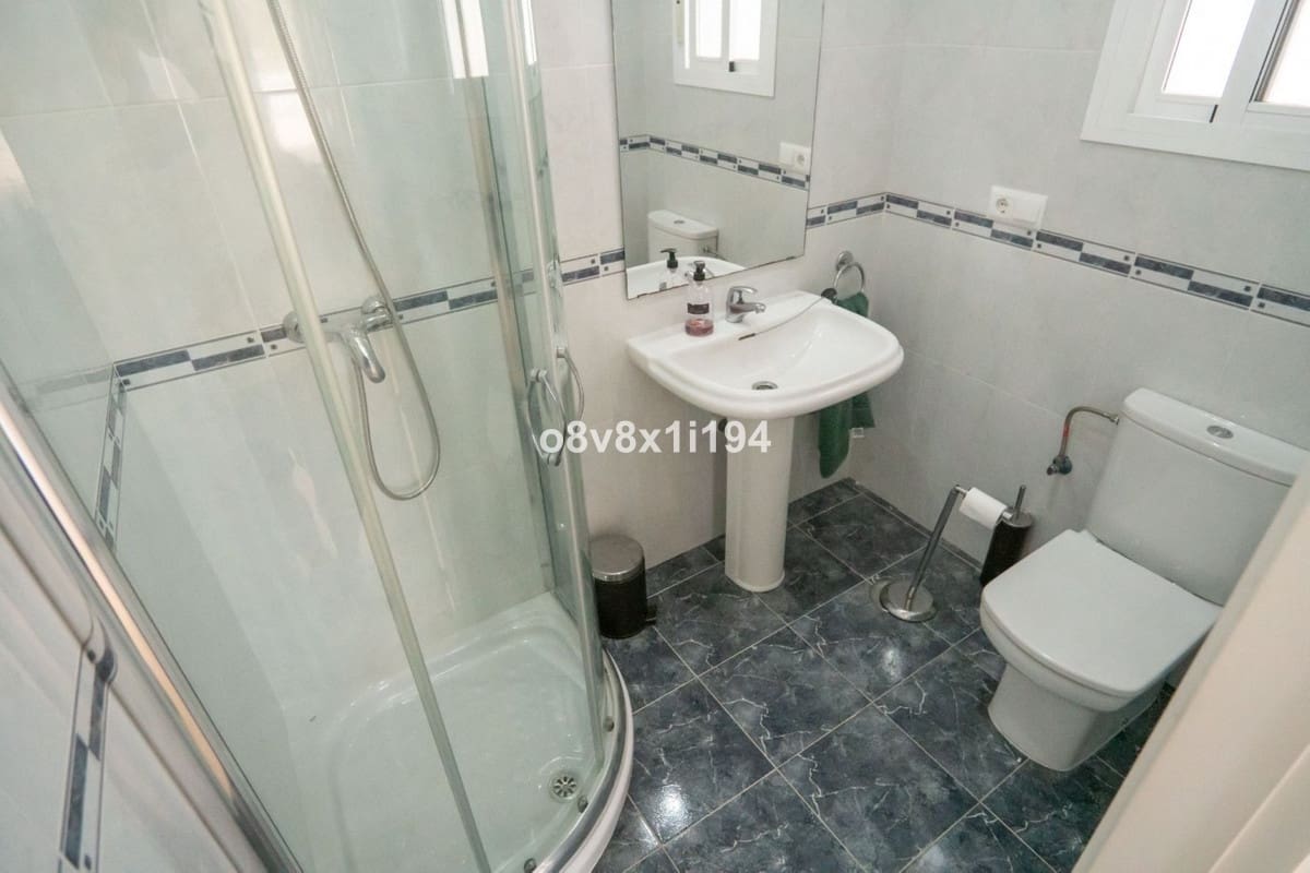 5 sypialnia Dom blizniak na sprzedaż w Velez-Malaga z basenem - 595 000 € (Ref: 10084970)