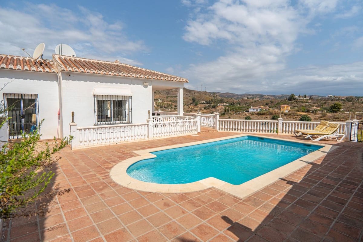 5 sypialnia Dom blizniak na sprzedaż w Velez-Malaga z basenem - 595 000 € (Ref: 10084970)